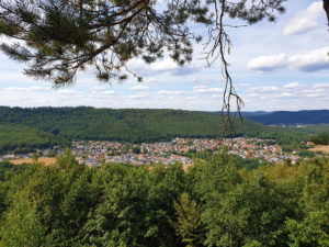 Ruppertsweiler in der Südwestpfalz - Blick von Burg Ruppertstein im Pfälzerwald